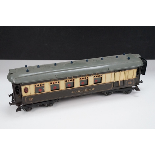 189 - Six Hornby O gauge coaches to include 3 x GWR Coaches featuring 2 x No. 4073 All 3rd Brake End Coach... 