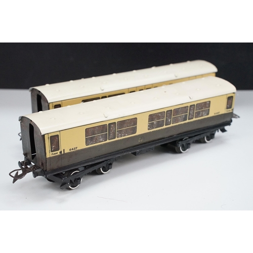 189 - Six Hornby O gauge coaches to include 3 x GWR Coaches featuring 2 x No. 4073 All 3rd Brake End Coach... 