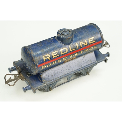 191 - 12 Hornby O gauge items of rolling stock to include Glass Lined Milk Dairies Milk Tank, Cadburys Cho... 