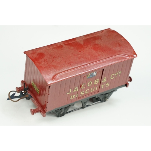191 - 12 Hornby O gauge items of rolling stock to include Glass Lined Milk Dairies Milk Tank, Cadburys Cho... 