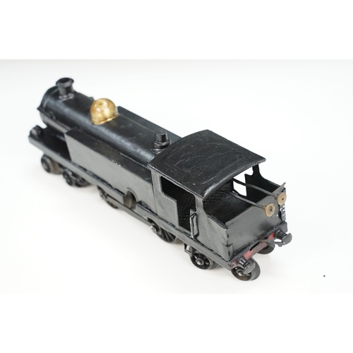195 - Two Hornby O gauge clockwork locomotives to include 4-4-4 & 4-4-2, both with repainting, plus a quan... 