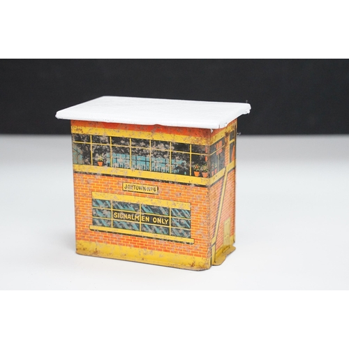 195 - Two Hornby O gauge clockwork locomotives to include 4-4-4 & 4-4-2, both with repainting, plus a quan... 