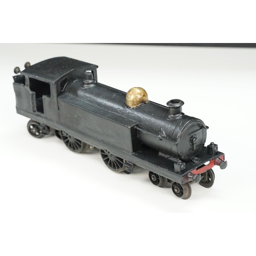 195 - Two Hornby O gauge clockwork locomotives to include 4-4-4 & 4-4-2, both with repainting, plus a quan... 