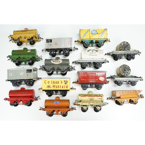 196 - 15 Hornby O gauge items of rolling stock to include Colmans Mustard Van, Palethorpes van, Royal Dayl... 