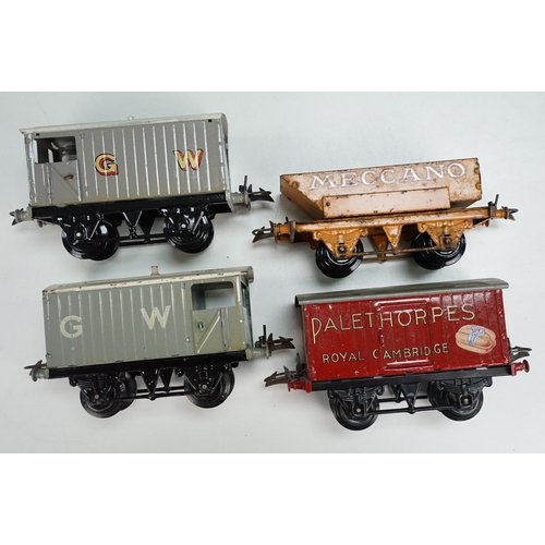 196 - 15 Hornby O gauge items of rolling stock to include Colmans Mustard Van, Palethorpes van, Royal Dayl... 
