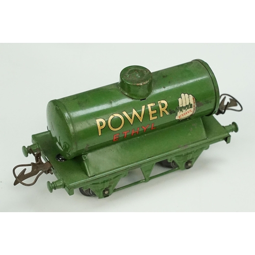 196 - 15 Hornby O gauge items of rolling stock to include Colmans Mustard Van, Palethorpes van, Royal Dayl... 