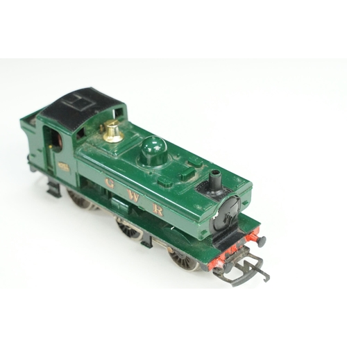 203 - Group of Triang / Hornby OO gauge model railway to include GWR 8751 0-6-0 locomotive, breakdown cran... 