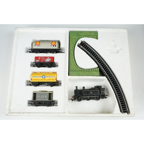205 - Group of Triang / Hornby OO gauge model railway to include boxed R537 Suburban Freight Set, boxed 75... 