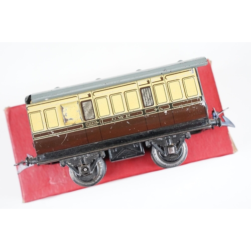 206 - Over 43 O gauge items of rolling stock to include many Hornby examples, featuring wagons, vans, tank... 