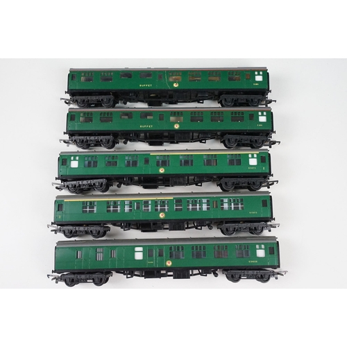 210 - Quantity of various OO gauge model rail items to include 39 x Triang / Hornby OO gauge items of roll... 