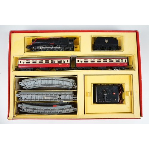 212 - Collection of boxed Triang OO gauge model railway to include R1X Electric Passenger Train set, R119 ... 