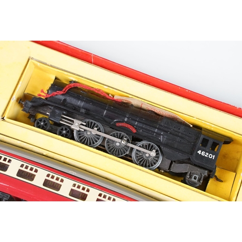 212 - Collection of boxed Triang OO gauge model railway to include R1X Electric Passenger Train set, R119 ... 