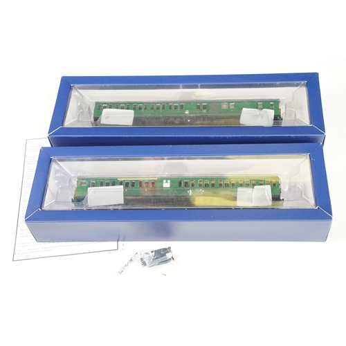 217 - Boxed Bachmann OO gauge 31-235Z Class 205 2H Thumper Two Car DEMU BR green (V) set produced exclusiv... 