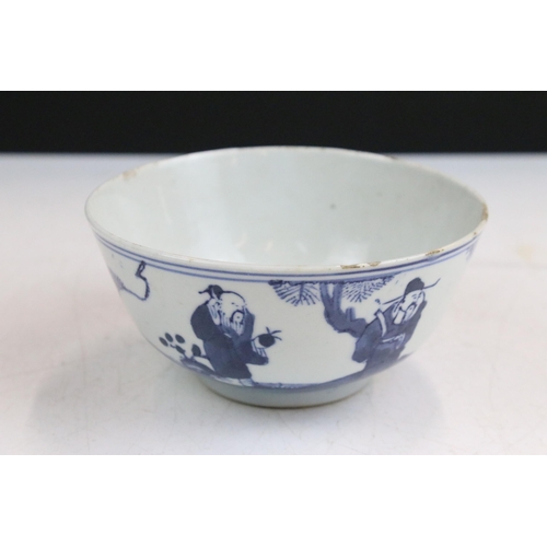 29 - 19th century Chinese blue and white under glazed bowl footed bowl with hand painted florals, border ... 