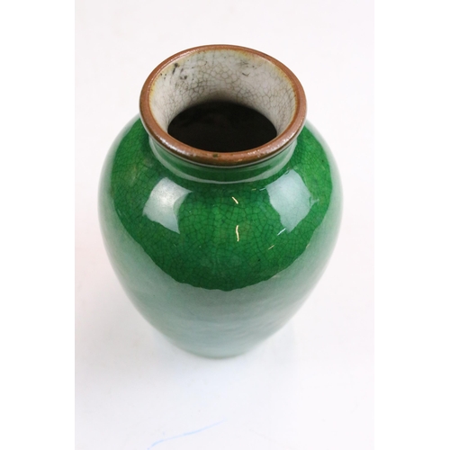 32 - 18th/19th century small green crackle glaze Chinese vase, H 11cm