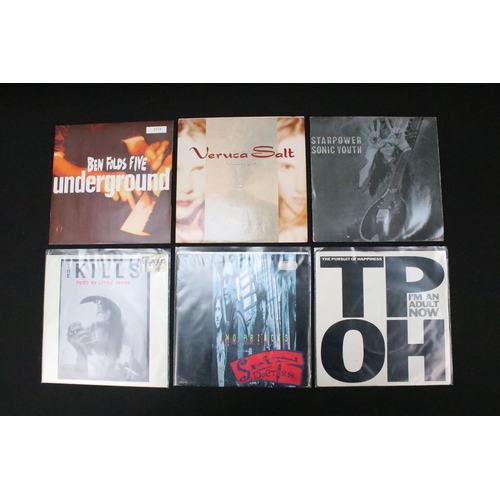 324 - Vinyl - 19 Indie / Alternative UK pressing 7” singles by US bands, including limited editions and co... 