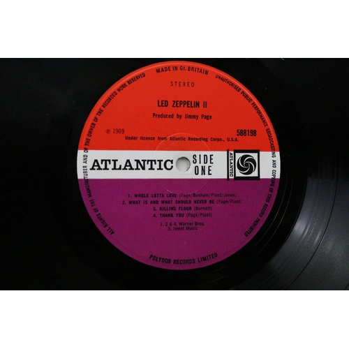 15 - Vinyl - Led Zeppelin II LP on Atlantic Records 588198. UK 3rd issue, plum labels, A//6 / B//4 matric... 