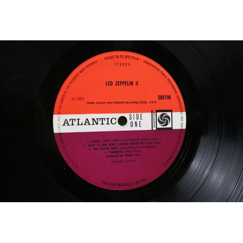 22 - Vinyl - Led Zeppelin II LP on Atlantic Records 588198. UK 1969 2nd pressing with Lemon Song credit a... 