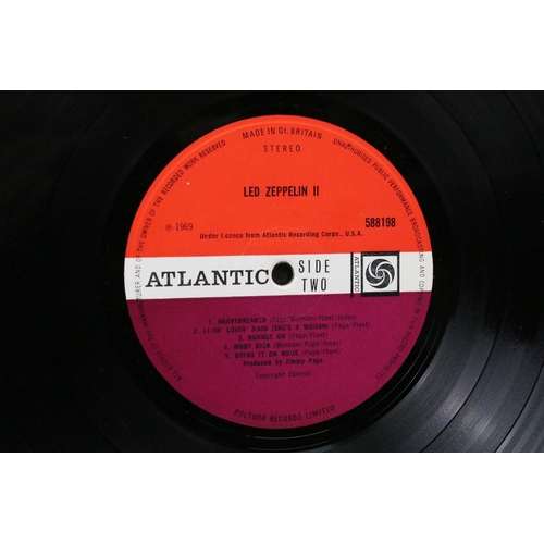 22 - Vinyl - Led Zeppelin II LP on Atlantic Records 588198. UK 1969 2nd pressing with Lemon Song credit a... 