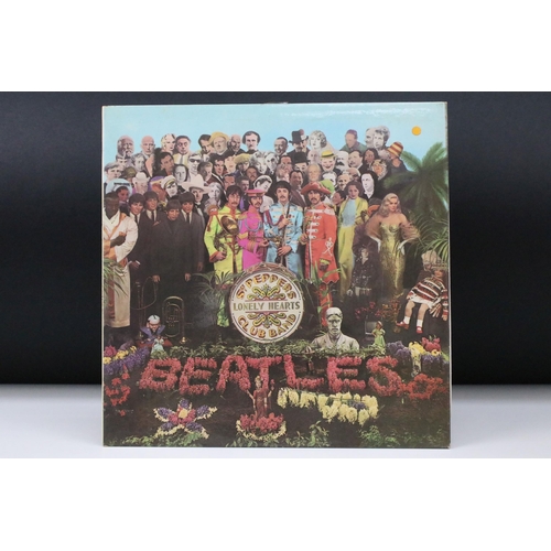 29 - Vinyl - The Beatles Sgt Pepper (PCS 7027) stereo pressing. The Gramophone Co and Sold In UK to label... 