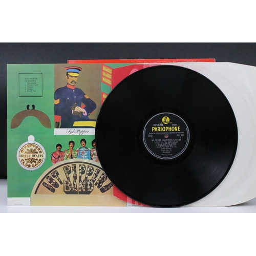 29 - Vinyl - The Beatles Sgt Pepper (PCS 7027) stereo pressing. The Gramophone Co and Sold In UK to label... 