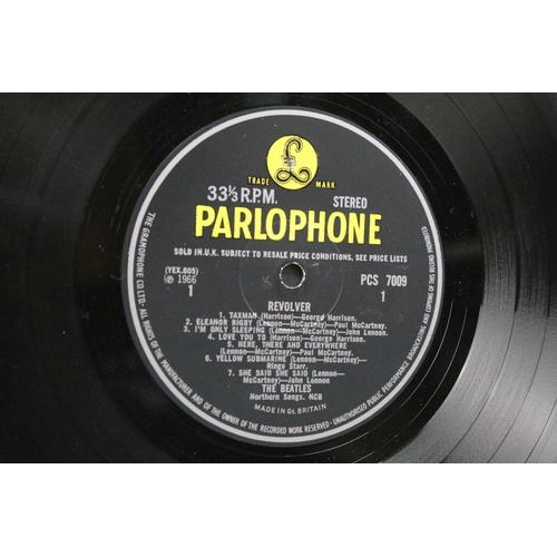 30 - Vinyl - The Beatles Revolver LP (PCS 7009) stereo pressing. The Gramophone Co Ltd and Sold In UK to ... 