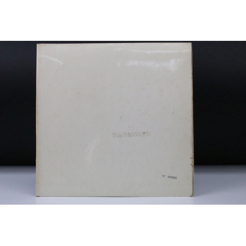 35 - Vinyl - The Beatles White Album LP on Apple Records PCS 7067 / 7068. Numbered 106801, UK 1970 side o... 