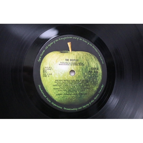 35 - Vinyl - The Beatles White Album LP on Apple Records PCS 7067 / 7068. Numbered 106801, UK 1970 side o... 