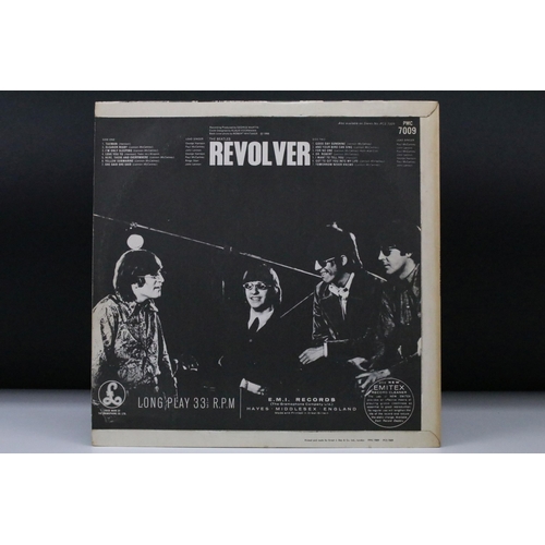 6 - Vinyl - The Beatles Revolver LP on Parlophone Records PMC 7009. Original UK 605-2 / 606-1 matrices, ... 