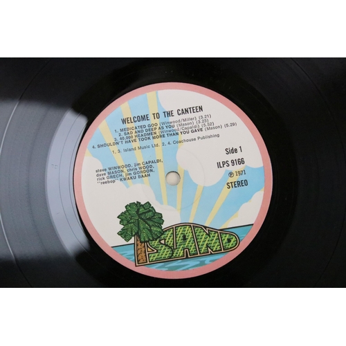 189 - Vinyl - 2 Traffic LPs to include self titled (Island Records ILPS 9081, bullseye labels, booklet att... 