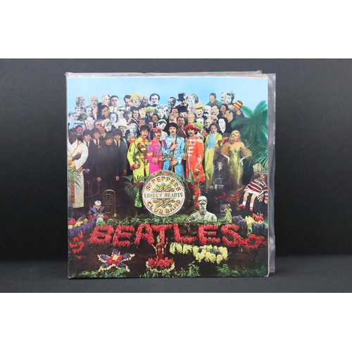 192 - Vinyl - 5 LPs to include The Beatles Sgt Pepper (2 box EMI with cutouts), Pink Floyd The Wall, The N... 