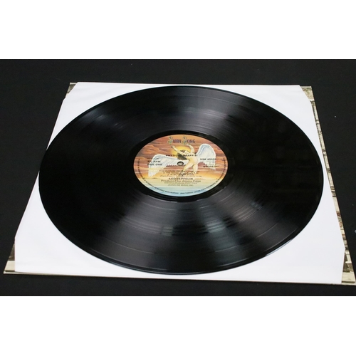 476 - Vinyl - 2 original UK 1st pressing albums by Led Zeppelin to include: III (Atlantic – 2401-002, plum... 