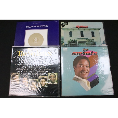 504 - Vinyl - 32 Soul / Funk / Disco / Motown albums and one box set to include: The Motown Story (5 album... 