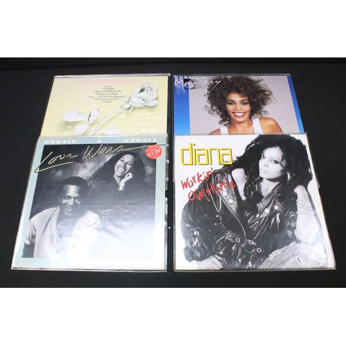 504 - Vinyl - 32 Soul / Funk / Disco / Motown albums and one box set to include: The Motown Story (5 album... 