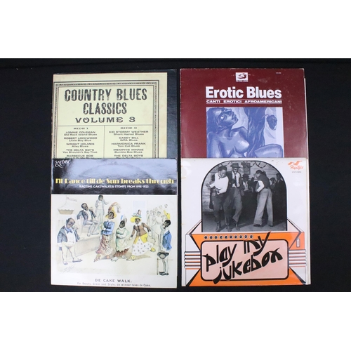 543 - Vinyl - 40 Blues compilation LPs featuring foreign pressings. Labels include Arhoolie, Blues Classic... 