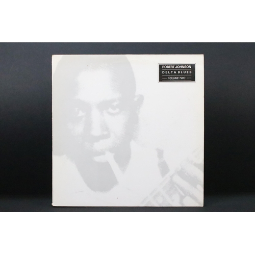 565 - Vinyl - 17 Blues / Folk / Jazz / Pop LPs to include John Coltrane x 2, Fania All Stars, Robert Johns... 