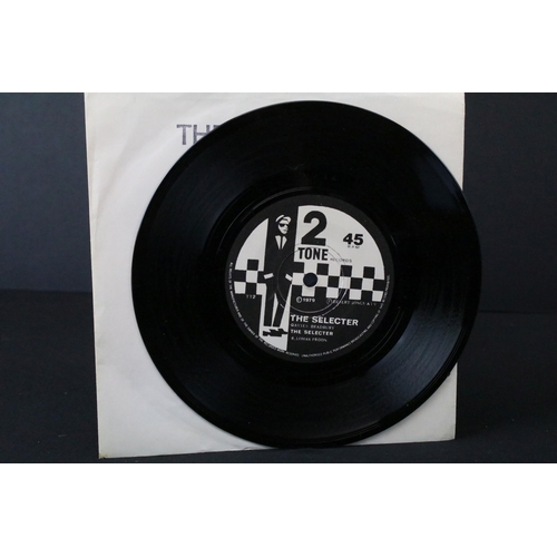 1039 - Vinyl - The Specials (The Special A.K.A.) Vs. The Selecter – Gangsters / The Selecter, 7” single on ... 