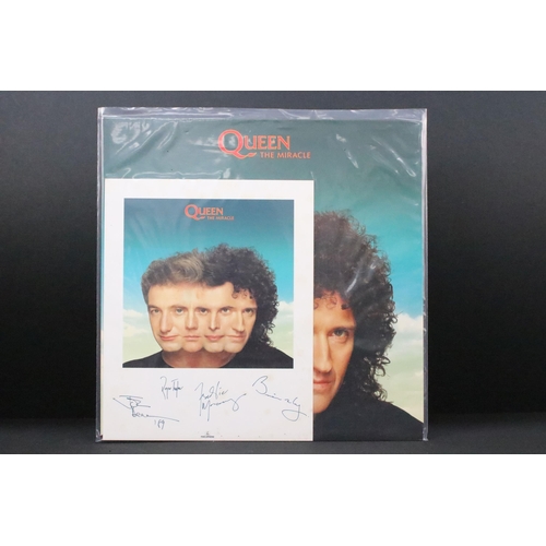 469 - Vinyl - 8 albums by Queen to include: Queen (3U / 3U), A Night At The Opera (embossed sleeve, 2/3 ma... 