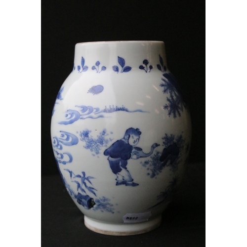 10A - Chinese late Ming dynasty blue and white vase having hand painted blue underglaze detailing featurin... 