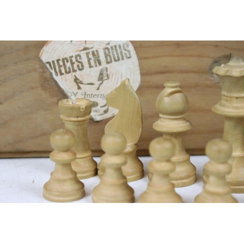 180 - French Lardy International ‘ pieces en buis ‘ wooden chess set in wooden chess box with sliding lid