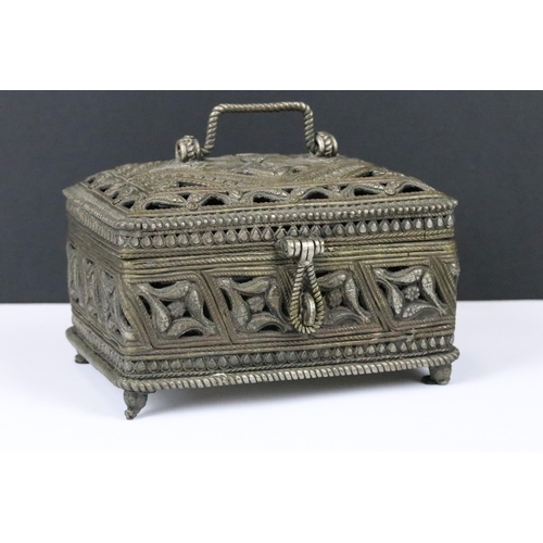 187 - A late 19th to early 20th century Indian Dhokra work brass casket box, measures approx 16cm x 13cm x... 