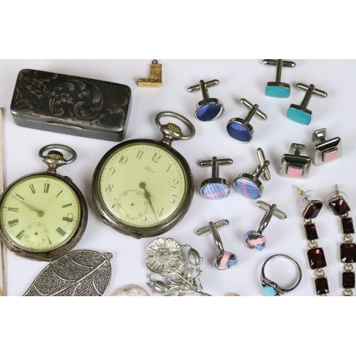 192 - Cigar box and contents including pocket watches, coins, snuff box, cufflinks, jewellery etc