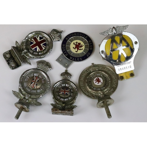 195 - A collection of vintage car grill badges to include Automobile Association (A.A) and early Royal Aut... 