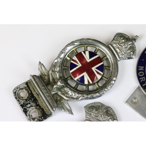 195 - A collection of vintage car grill badges to include Automobile Association (A.A) and early Royal Aut... 