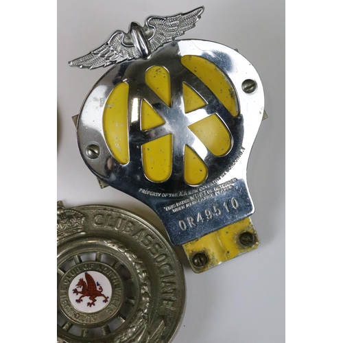 195 - A collection of vintage car grill badges to include Automobile Association (A.A) and early Royal Aut... 