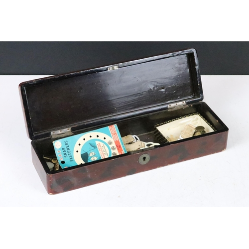 210 - A group of three oriental lacquer ware boxes to include contents of vintage buttons and costume jewe... 