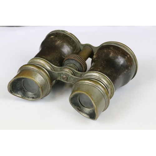 212 - A small group of collectables to include a pair of early 20th century binoculars, a boxed set of wei... 