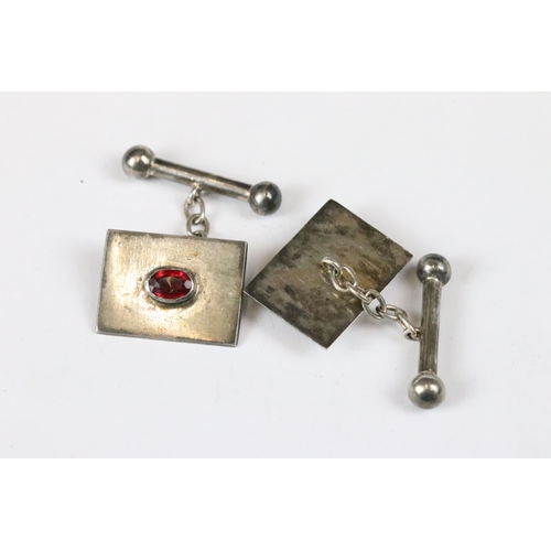 239 - A group of mixed collectables to include a vintage wristwatch, two pairs of silver cufflinks, masoni... 