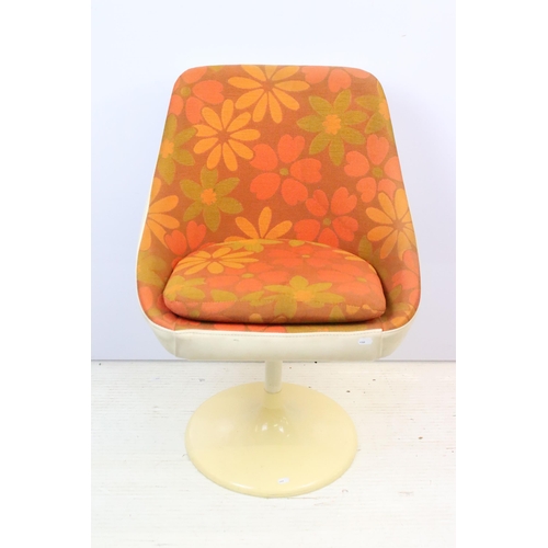 583 - 1960s mid 20th Century Lusch Erzeugnis chair having a orange floral pattern seat with with white lea... 