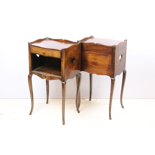 611 - Pair of 20th century mahogany bedside cupboards, with serpentine front and single drawer, with heart... 